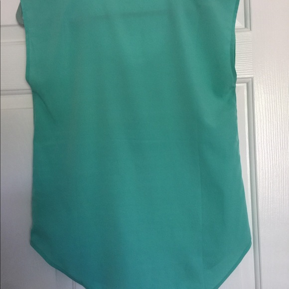 Loose Spring Mint Top🌸🌷 - Picture 3 of 5